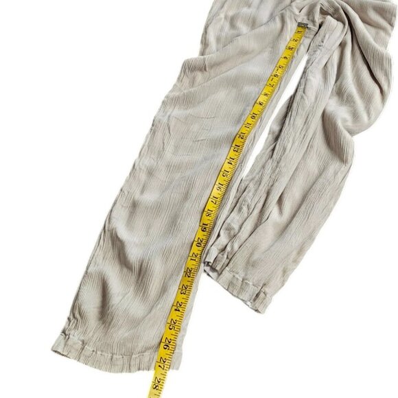 Aritzia Babaton Tribute Pant Mid-rise Crinkle-Texture Pants, Straight Leg, Small - Picture 5 of 10